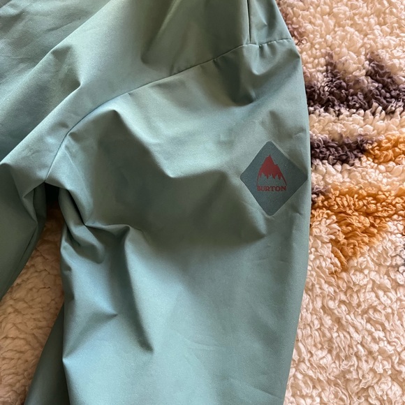Burton Rain Shell (NWOT) - Picture 8 of 9